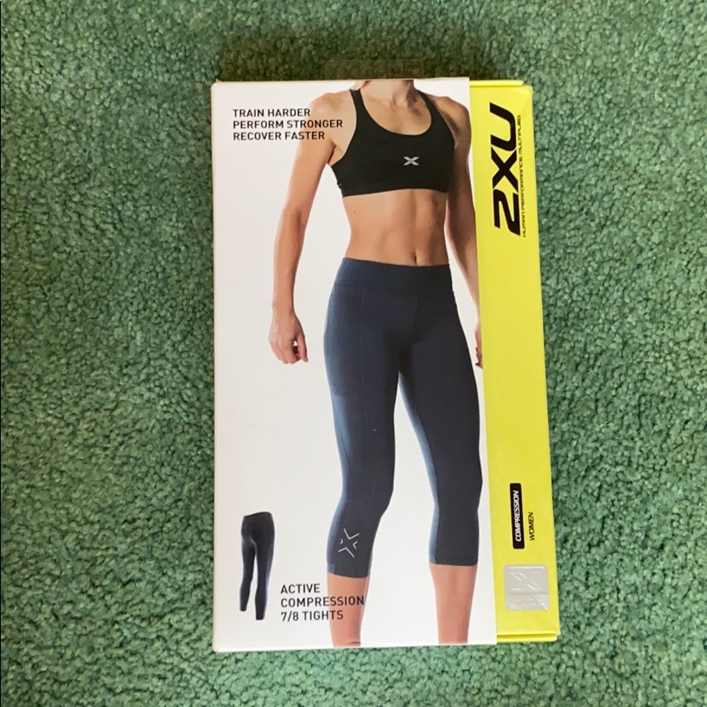 NWT 2XU Compression 7/8 Tights Womens
